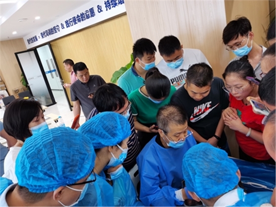 張東星老師南寧站微創拔牙實操課 宇森電動馬達助力
